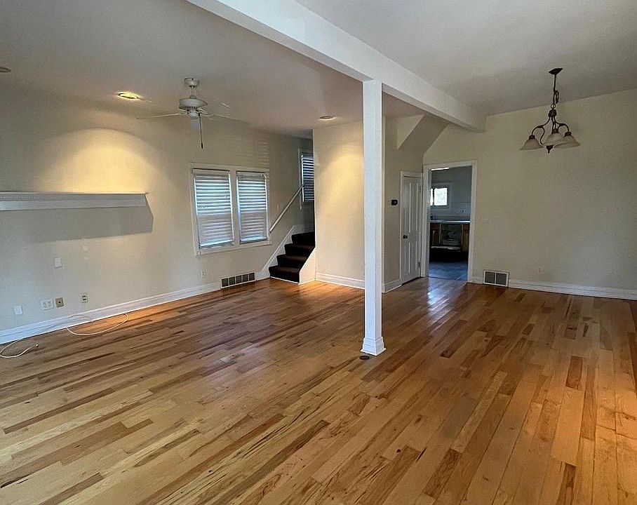 1st image of 3252 N Bartlett Ave