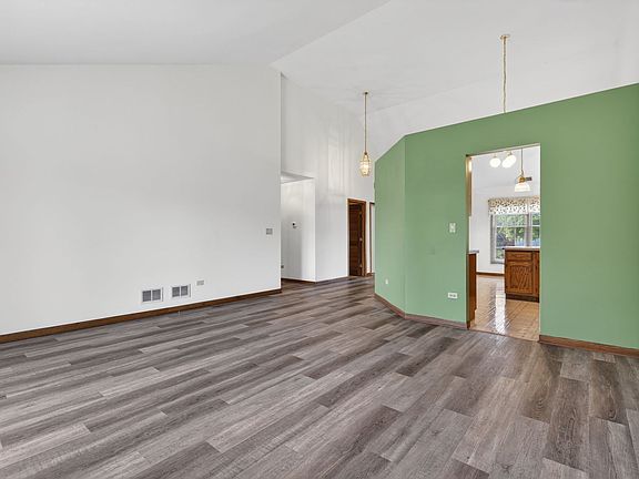 5th image of 3431 Lake Side Cir