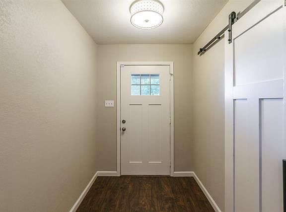 3rd image of 2400 Kent Cir