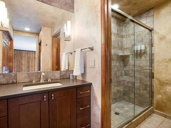 5th image of 1121 Paradise Valley Dr