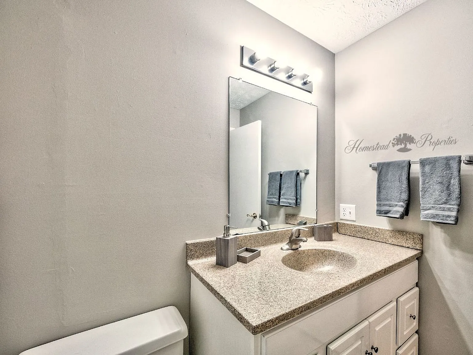 Buccaneer Court — Photo 1