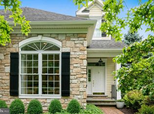 412 Snowy Owl Ln, New Hope, PA 18938