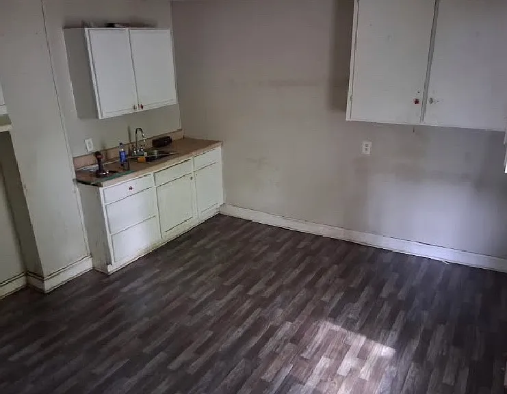 1610 S Lydia Ave — Photo 6