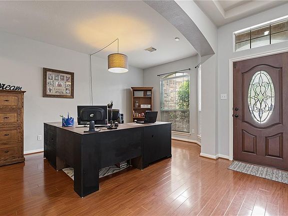 2nd image of 307 Aspen Cv