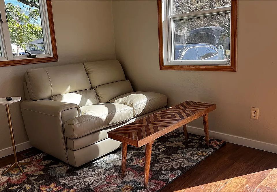 1st image of 931 Spring St