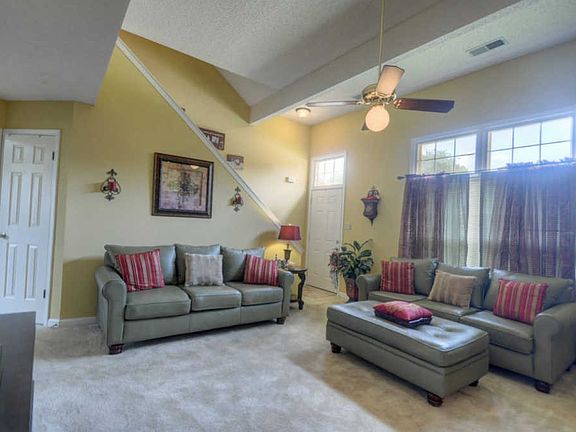 3rd image of 6716 Devenshire Ln
