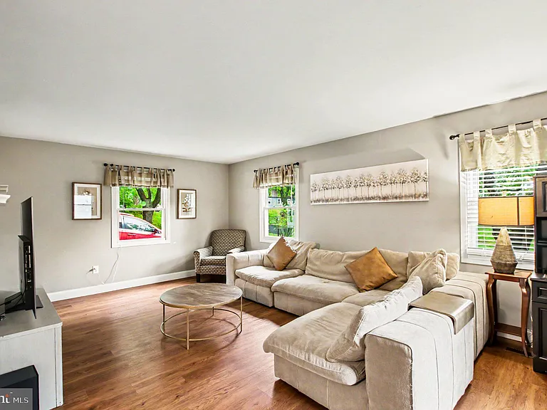 1405 Peachwood Ln — Photo 10