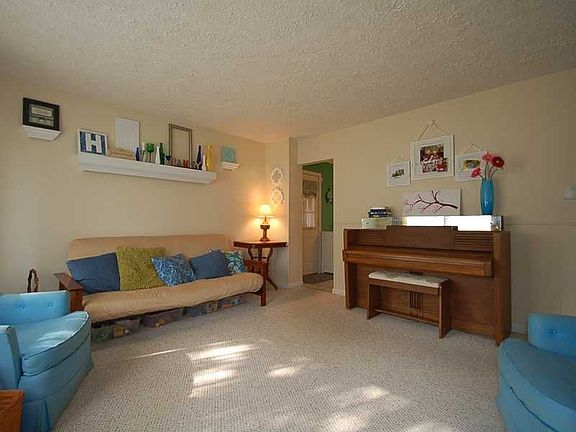 2nd image of 4826 Leone Dr