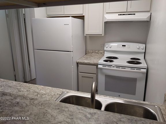 5th image of 610 S Granite St #26