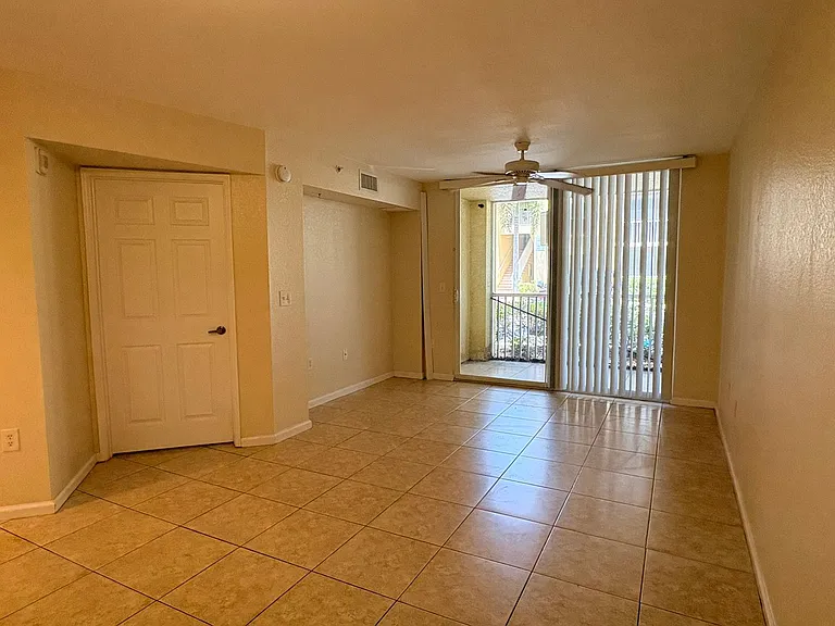 4121 Residence Dr #305 — Photo 5
