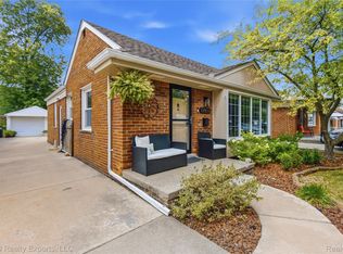 19994 Woodmont St, Harper Woods, MI 48225