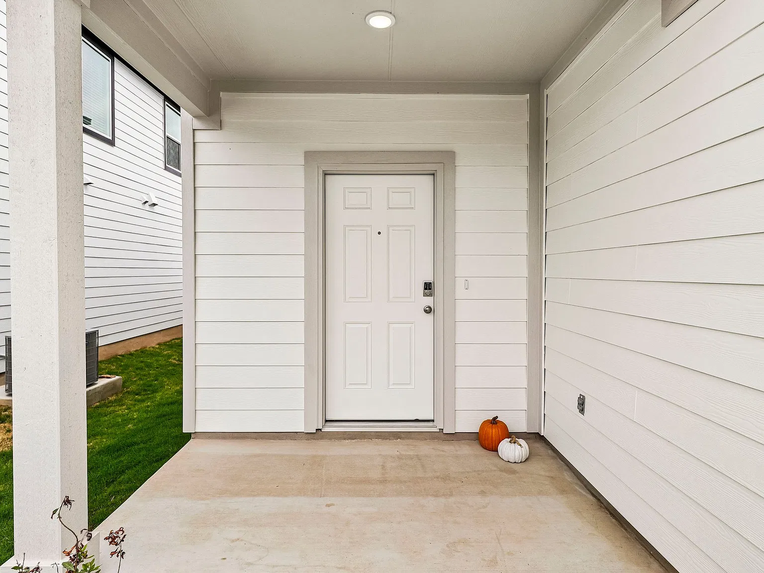 4 bed, 2.5 bath, 2003 sqft, $2,200 — Photo 3