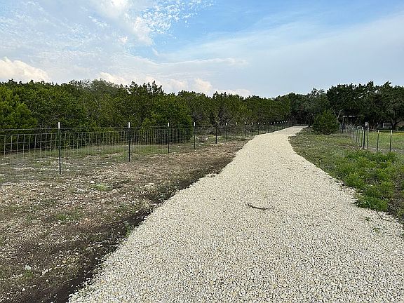 2nd image of 1040 County Road 323a