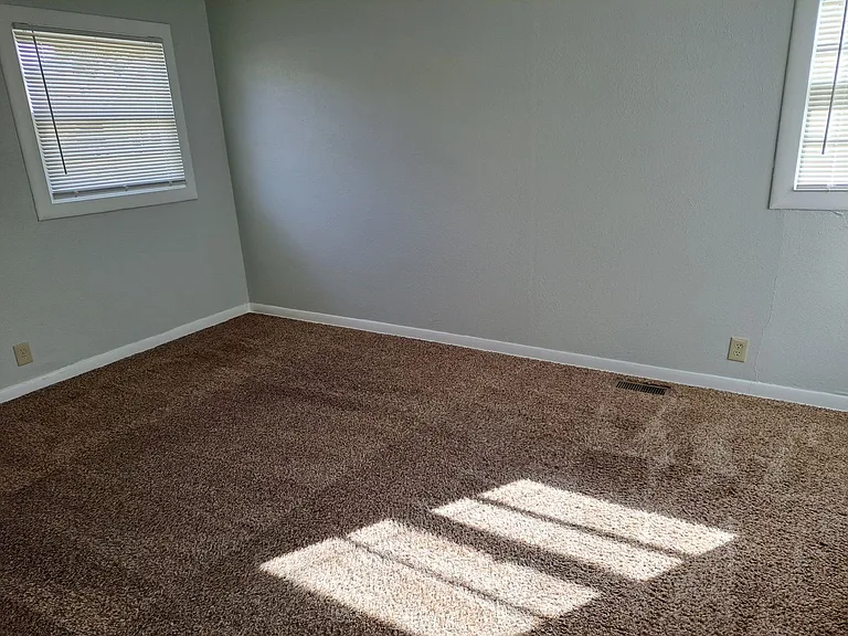 413 Birch Ave — Photo 10
