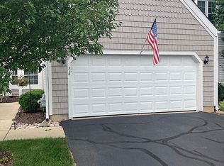 318 Stillwater Ct, Wauconda, IL 60084