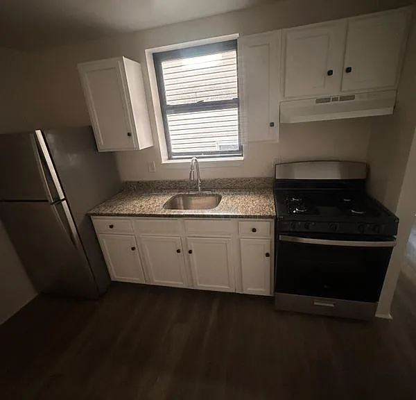 16 Bergen Ave #11 — Photo 3