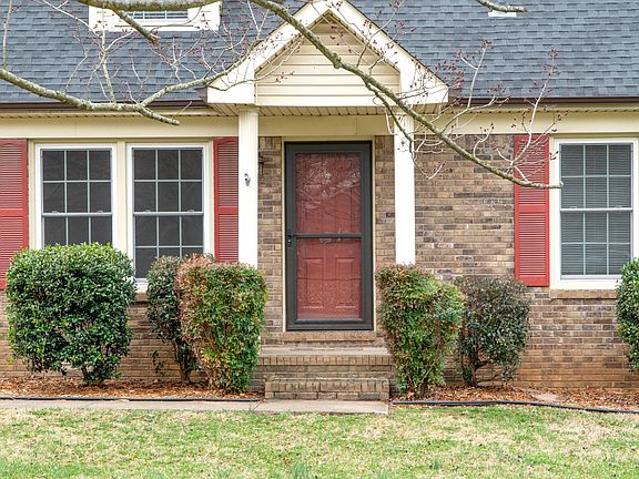 3rd image of 1190 Woodbridge Dr