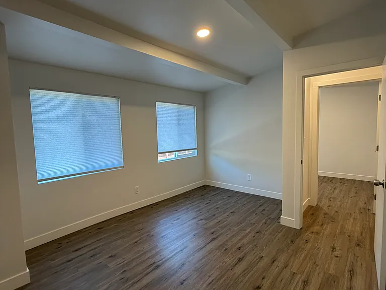 644 Mountain View St — Photo 12