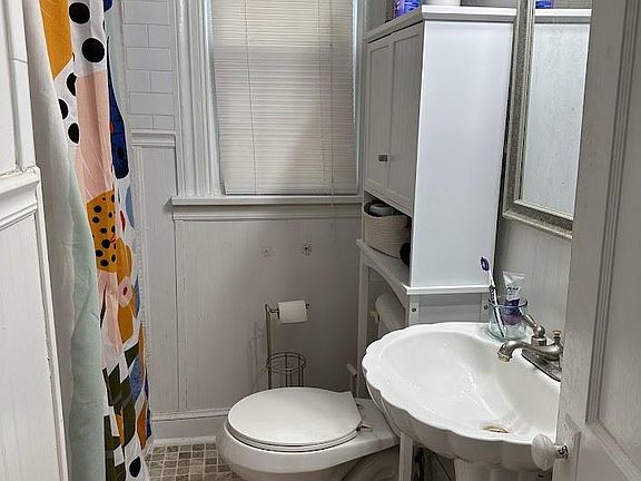 5th image of 1329 Greycourt Ave