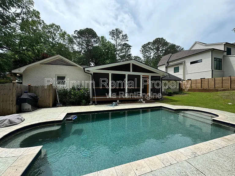381 Lynne Cir — Photo 32