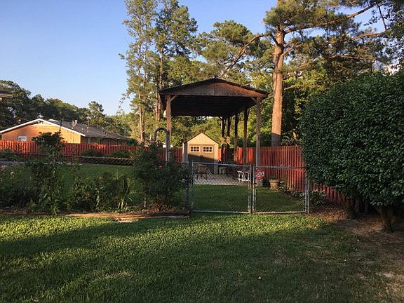 3rd image of 3332 Idlewild Dr