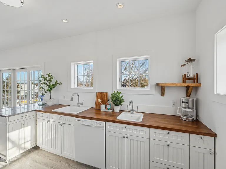 11 Rector St — Photo 9