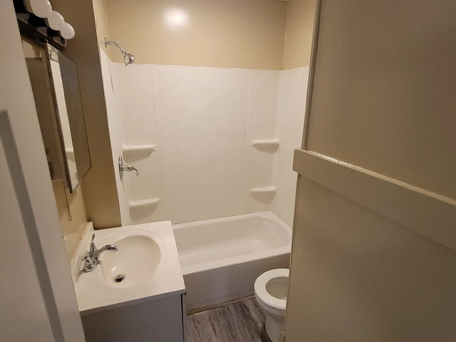 4925 Orion Ave - Nice 3BR House! — Photo 4