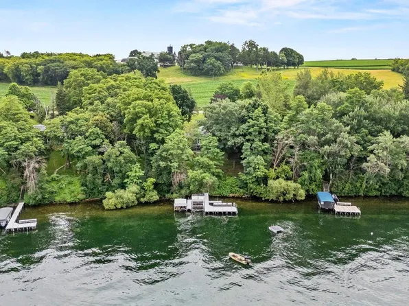 L5 Oakwood Avenue, Green Lake, WI 54941