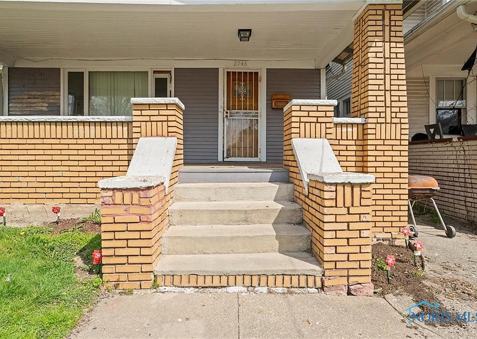 2nd image of 2746 Elm St