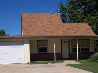1920 Ames Ave, Winfield, KS 67156