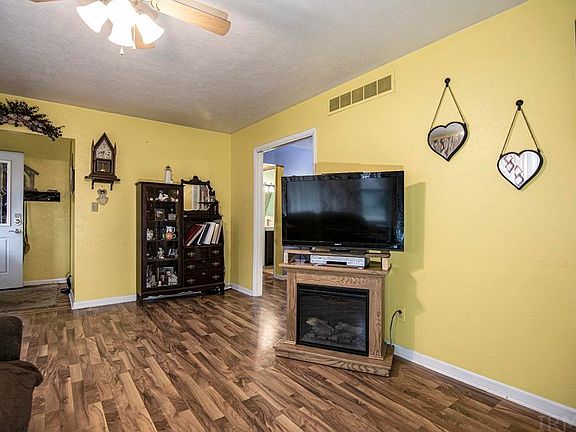 5th image of 1512 Meadow Ln