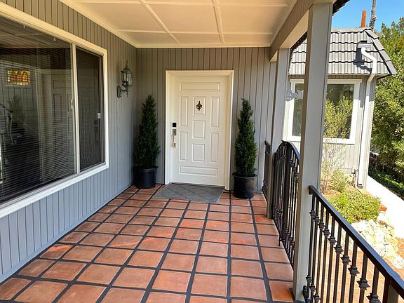 3rd image of 2062 Lemon Heights Dr
