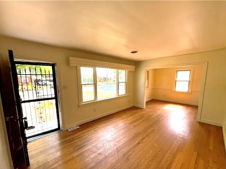 3800 North Ave — Photo 2