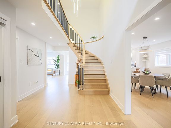 5th image of 34 Raynes Cres