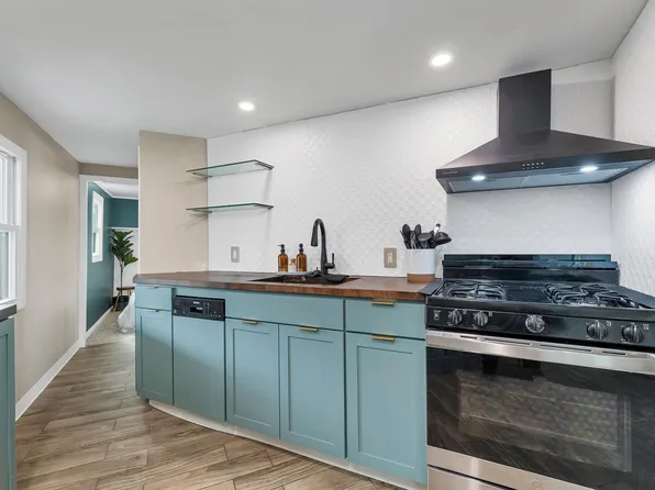 43B Polly Ann Trailer Park, Dover, NH 03820