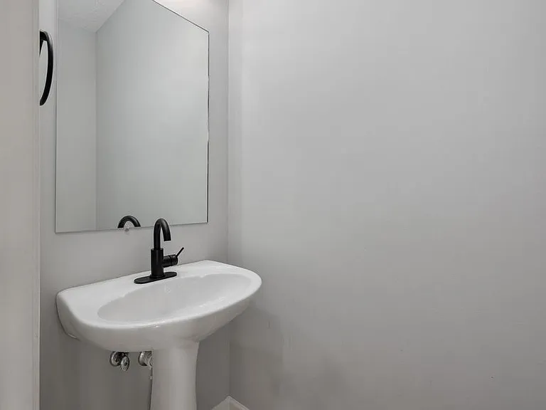 7333 Althorp Way — Photo 11