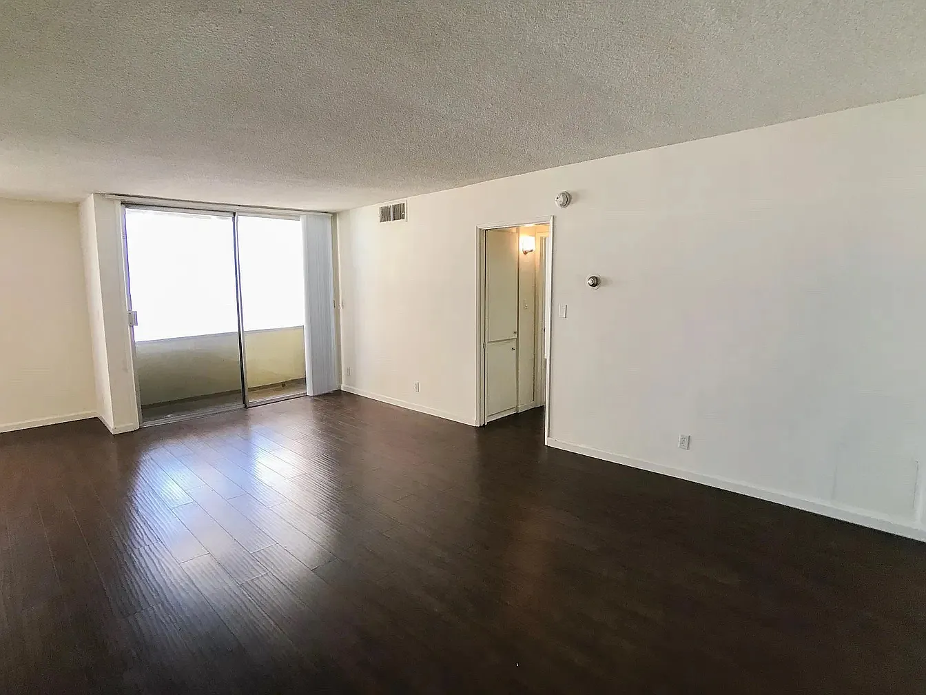 1 bed, 800 sqft, $2,350 — Photo 4