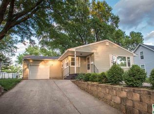 1822 S Cedar St, Sioux City, IA 51106