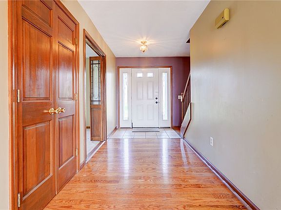 3rd image of 290 Keyes Rd