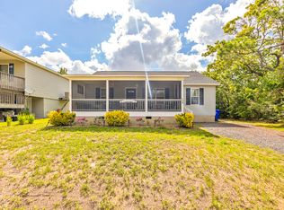 138 NE 10th St, Oak Island, NC 28465