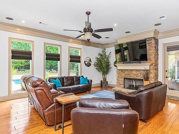 5th image of 7017 Wynlakes Blvd