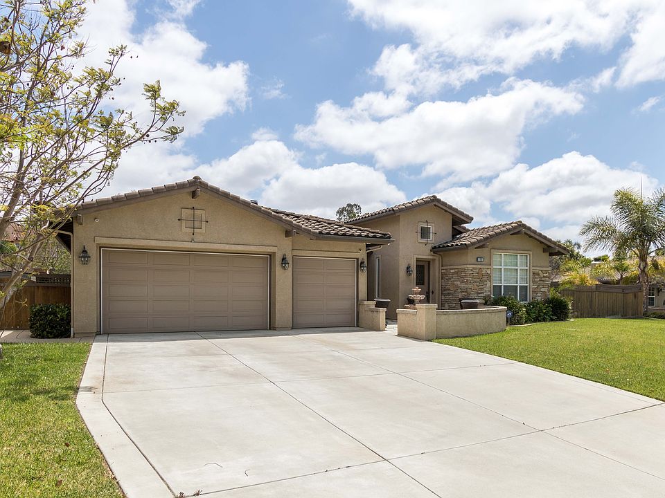 1st image of 275 Amelia Ct