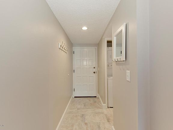 3rd image of 1701 1st St N APT 4A