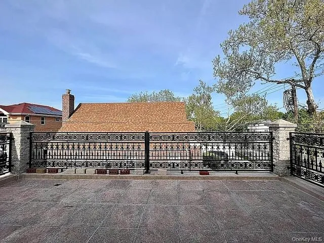 Building Photo 3