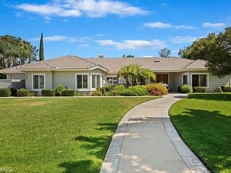 1507 Weston Way — Photo 2