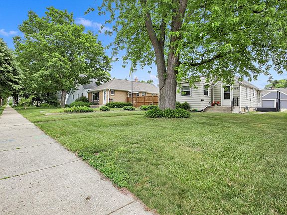 4th image of 802 S 90th STREET