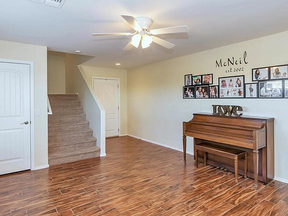 3rd image of 16449 W Honeysuckle Dr