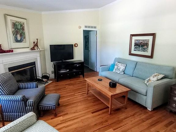 5th image of 5402 Lexington Ave