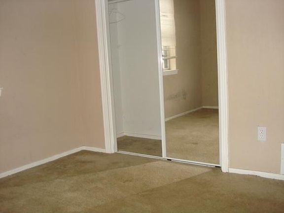 4th image of 901 Laguna Dr