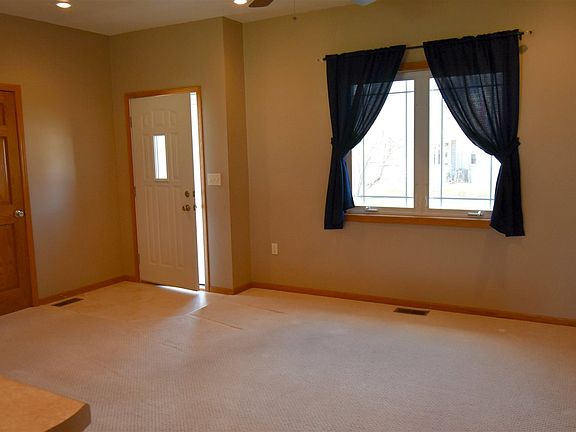 2nd image of 501-503 8th St NE
